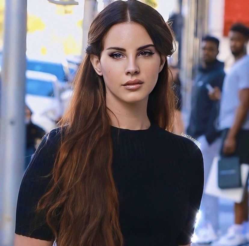 Lana del rey's best makeup looks of all time