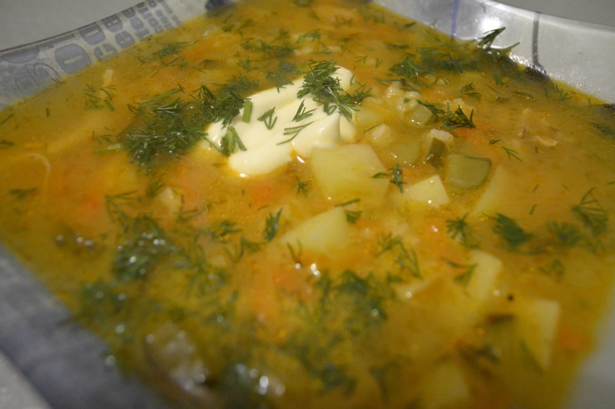 Рассольник с рисом и солеными огурцами — лучшие рецепты приготовления