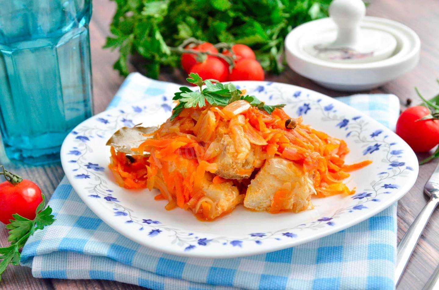 🚩 тушеный хек с луком и морковью: мастер класс по приготовлению