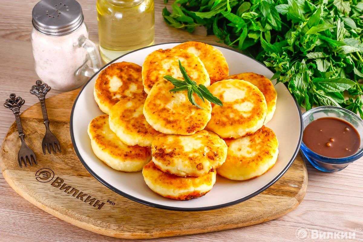Вкусные пышные сырники из творога на сковороде