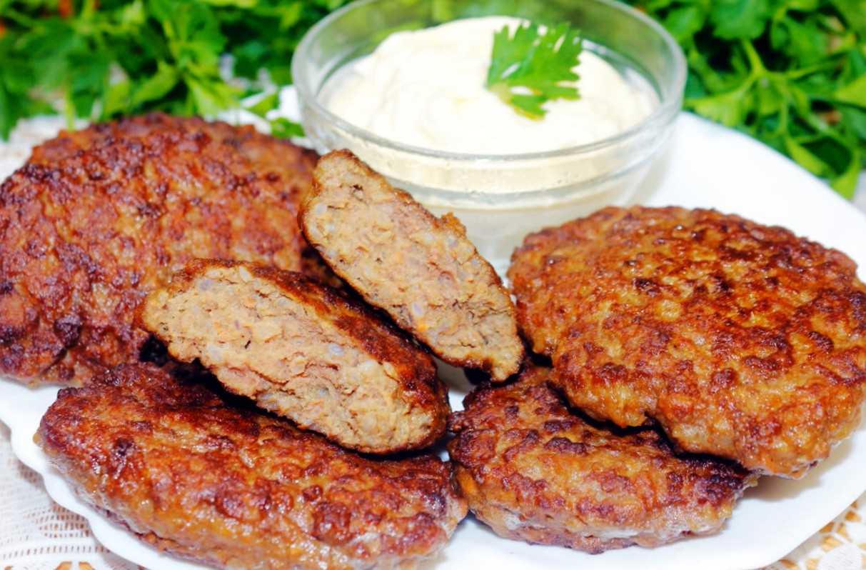 Котлеты из говяжьего фарша — 5 самых вкусных рецептов приготовления