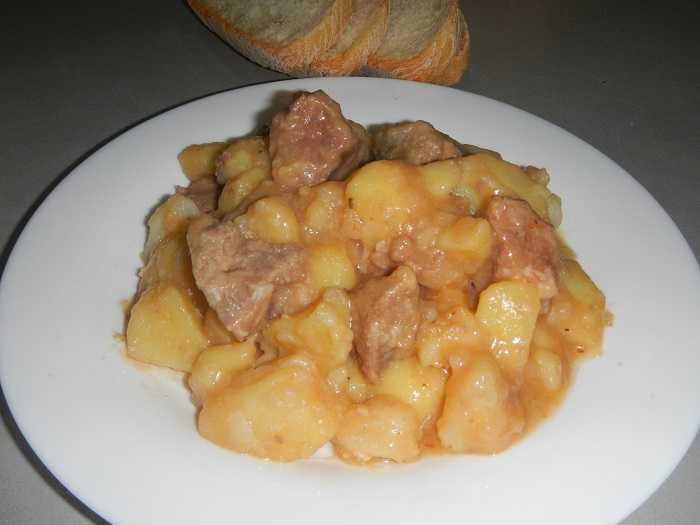 Картошка тушеная с грибами - по простым рецептам