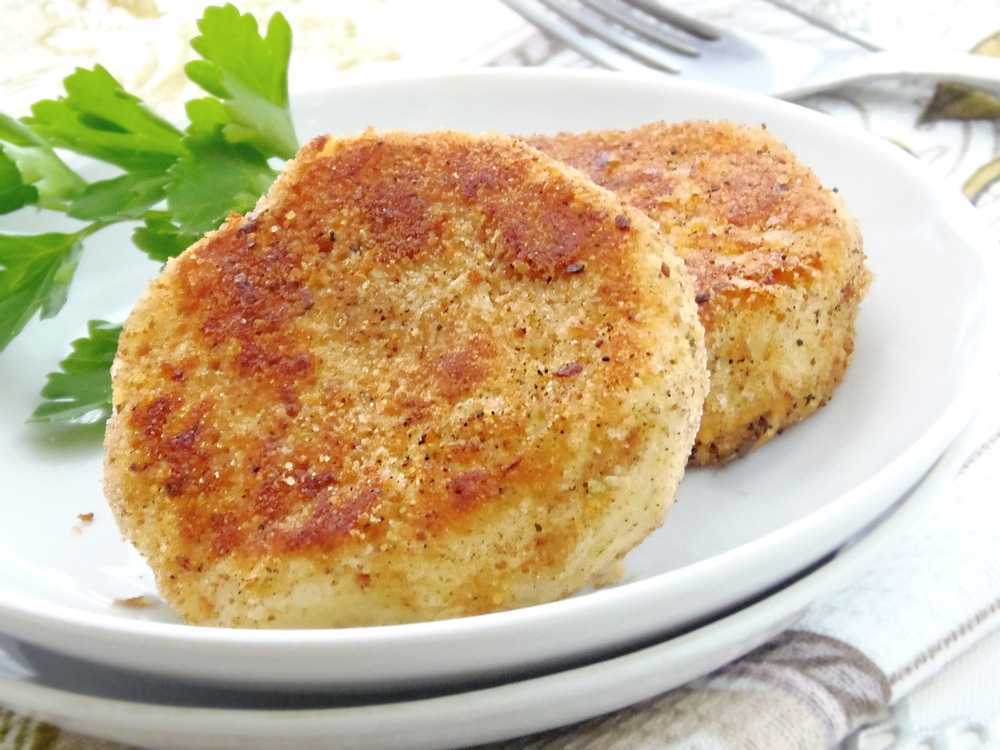 Картофельные котлеты из пюре на сковороде рецепт с фото пошагово - 1000.menu