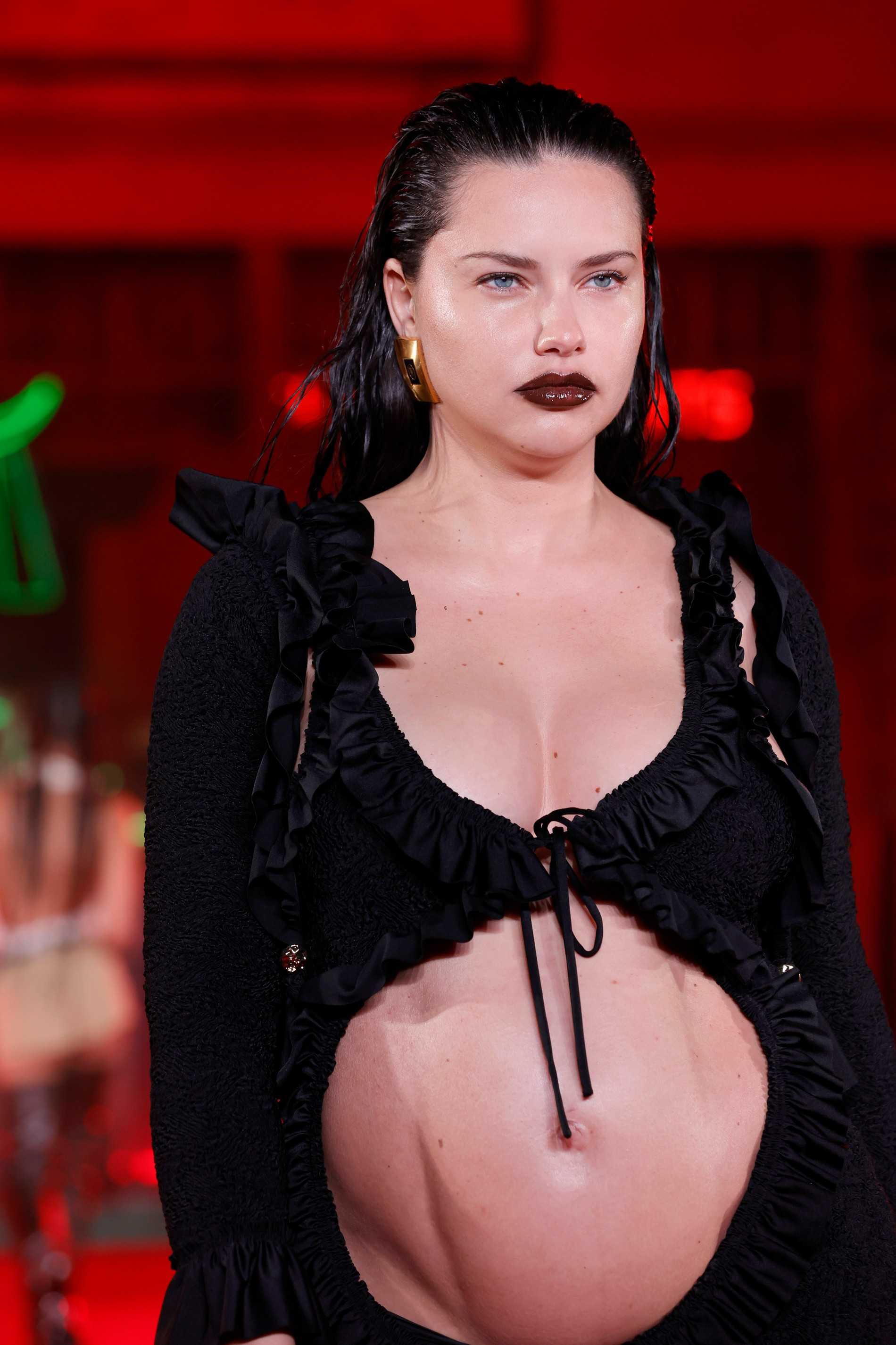 Как victoria's secret создала ангелов, а потом отказалась от них - горящая изба