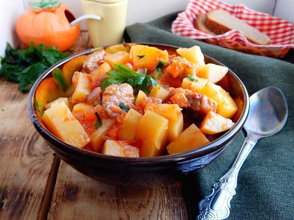Рагу из свинины в мультиварке с картошкой: пошаговый рецепт с фото