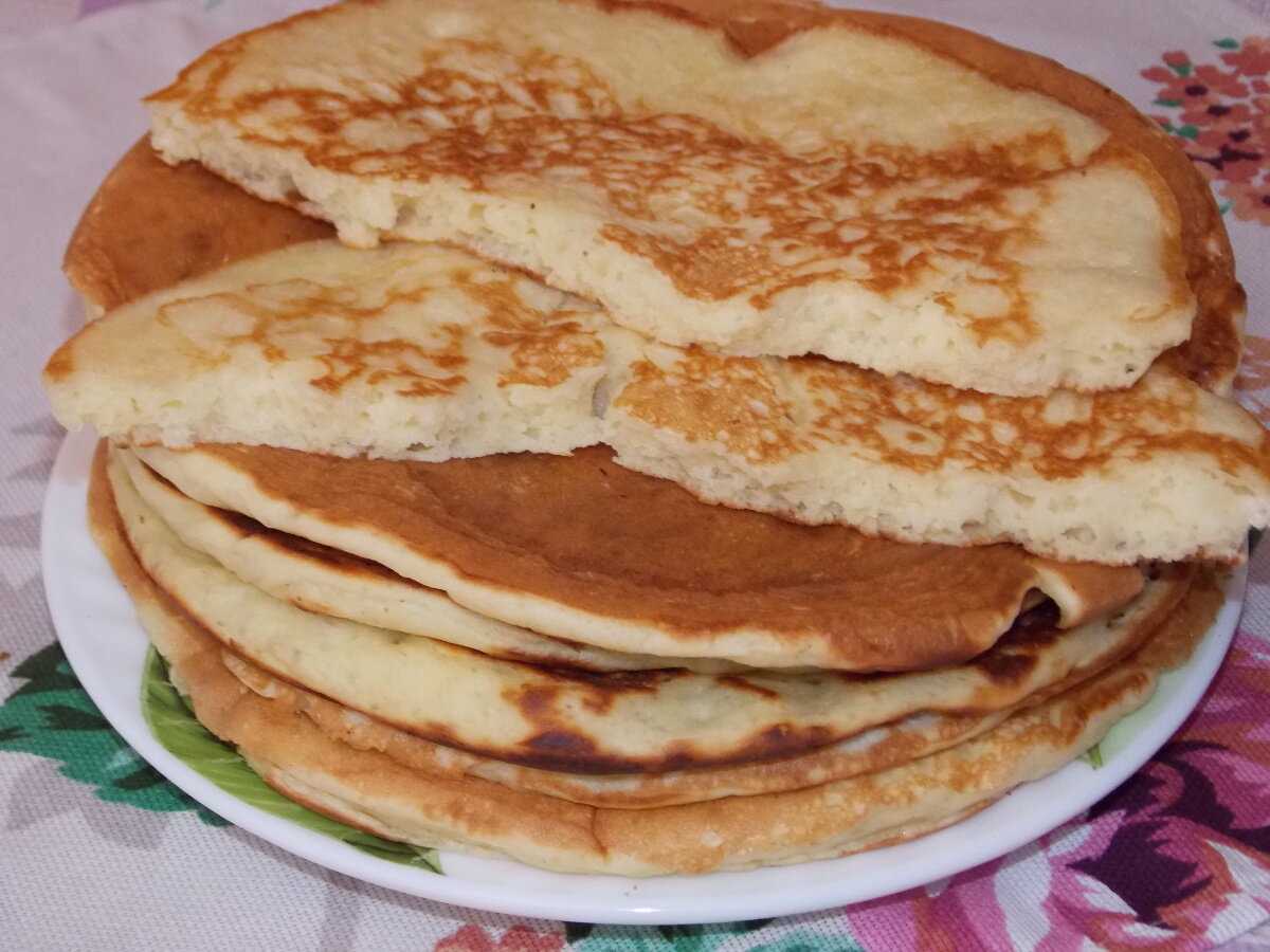 Блины на кислом молоке. рецепты приготовления пышных блинов с дырочками