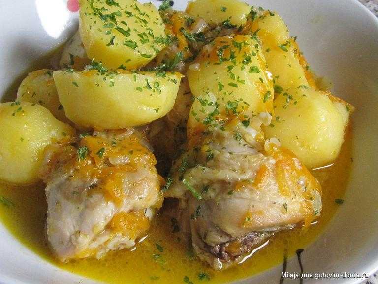 Курица с картошкой в духовке - очень вкусно!