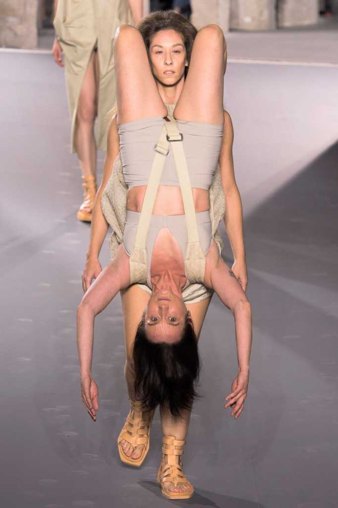 3 самых зрелищных и скандальных показа rick owens