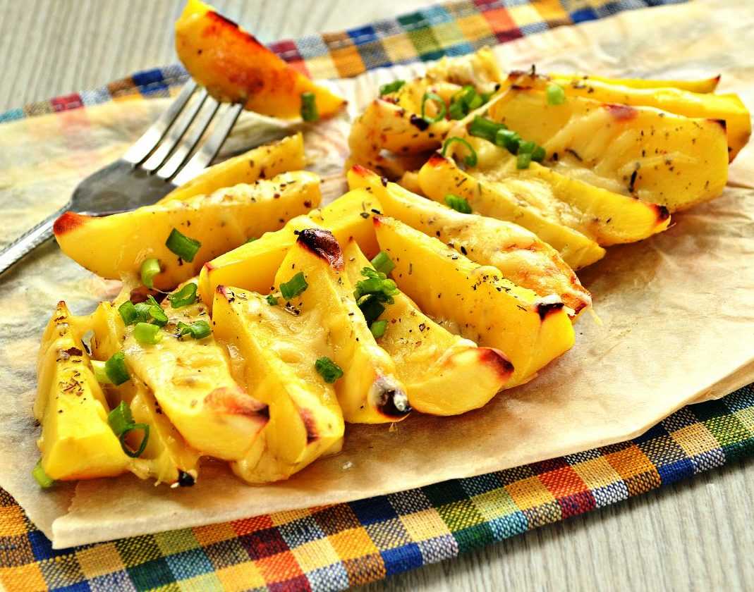 Картошка в духовке с мясом и сыром: 5 вкусных рецептов