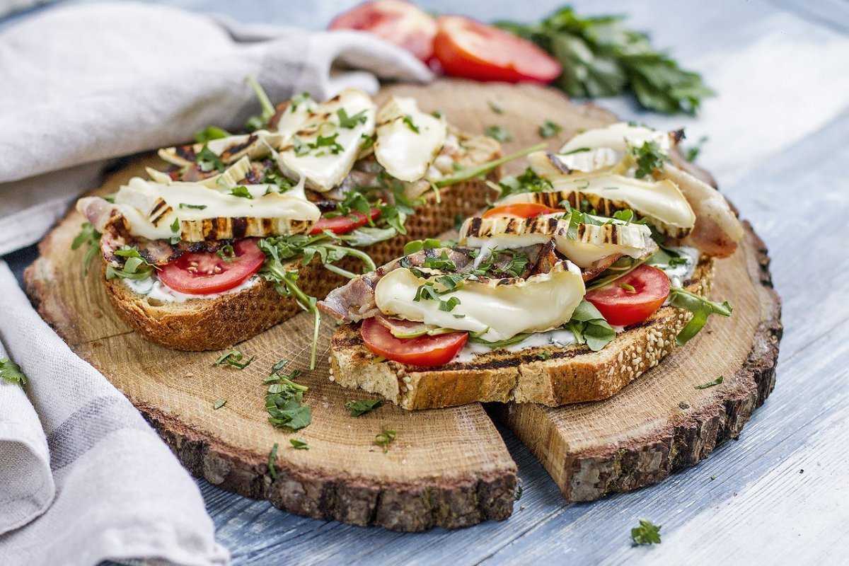Вкусная итальянская брускетта: 25 рецептов лучшей домашней закуски