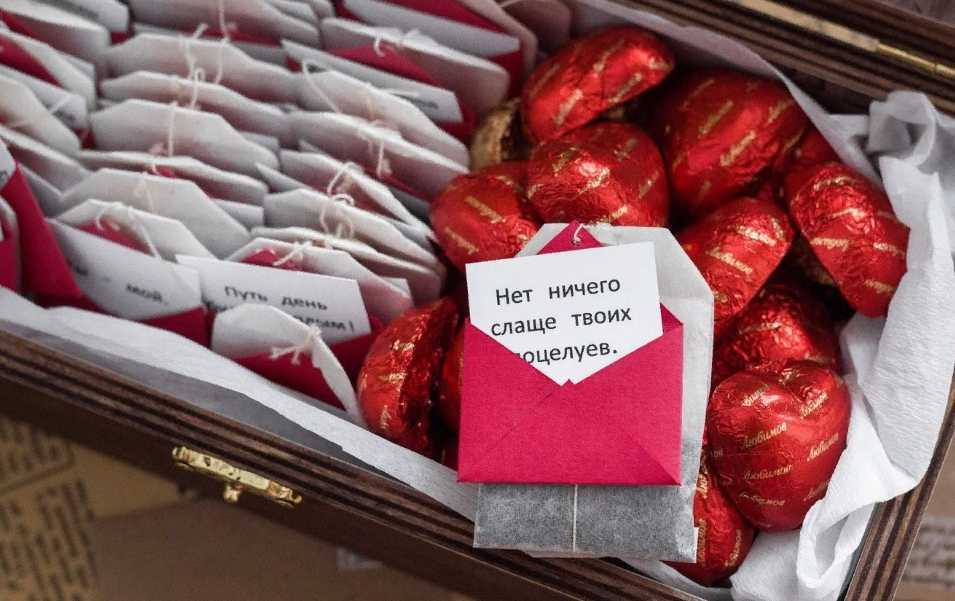 Что подарить девушке, чтобы вечер удался?  130+ лучших подарков без повода